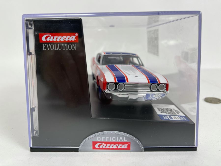 Carrera Ford Torino Talladega Bobby Unser No. 92 Slot Car [Photo 7]