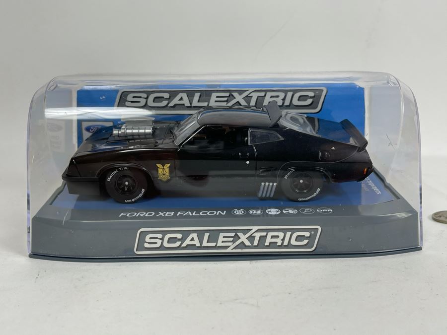 Scalextric Ford XB Falcon Slot Car [Photo 2]