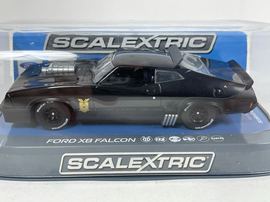 Scalextric Ford XB Falcon Slot Car [Photo 3]