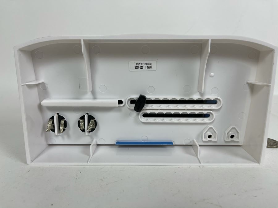 Scalextric Dodge Challenger Slot Car [Photo 9]