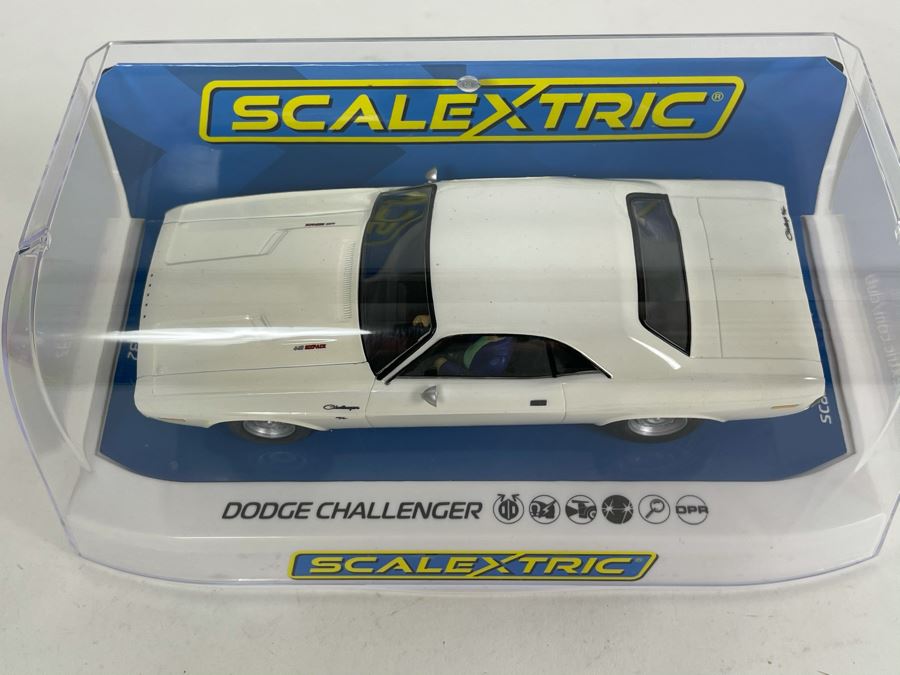 Scalextric Dodge Challenger Slot Car [Photo 3]