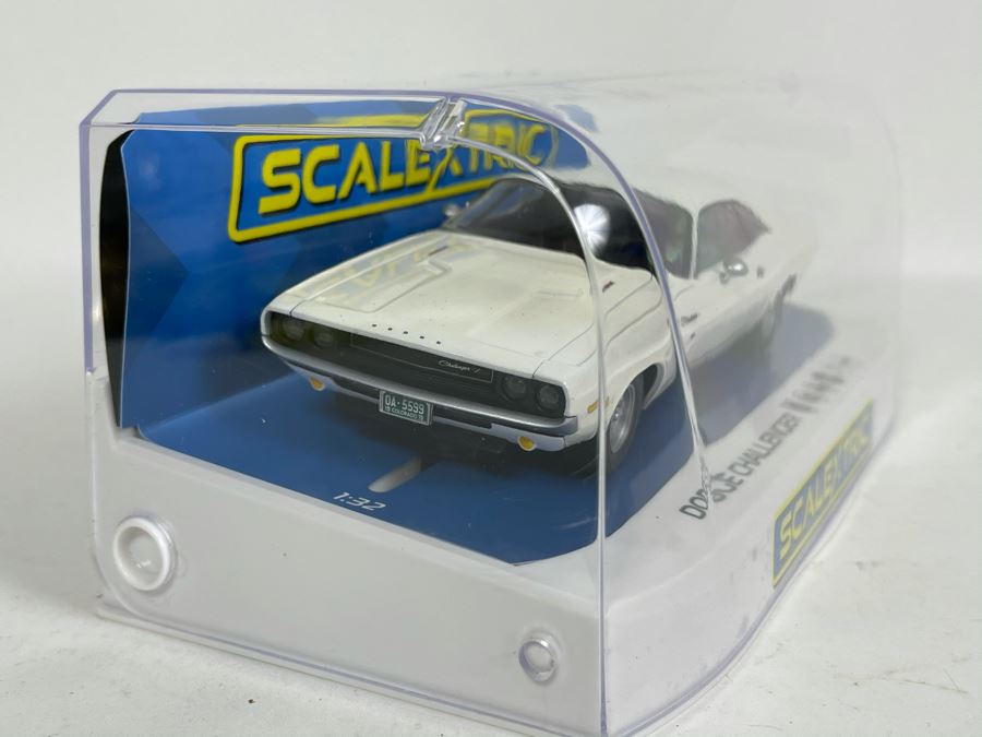 Scalextric Dodge Challenger Slot Car [Photo 4]