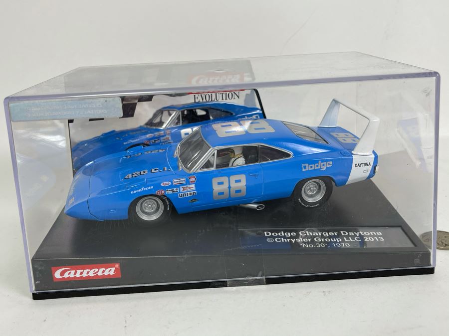 Carrera Dodge Charger Daytona No. 30 1970 Slot Car [Photo 5]