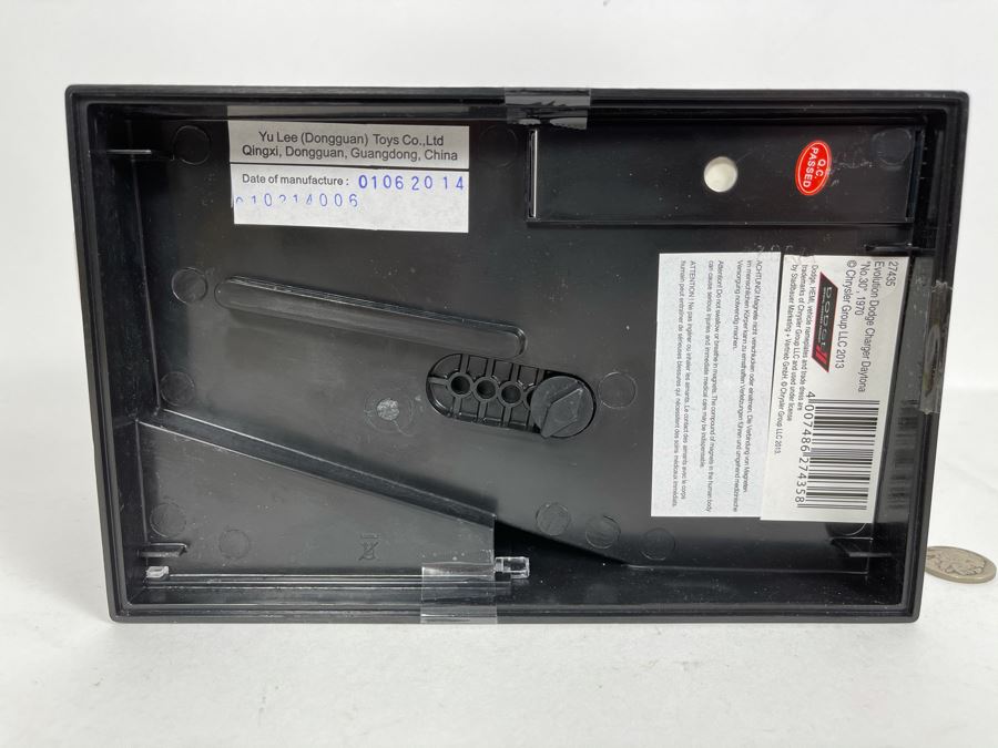 Carrera Dodge Charger Daytona No. 30 1970 Slot Car [Photo 10]