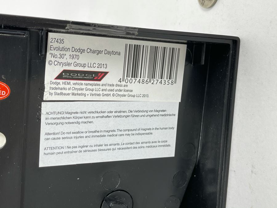 Carrera Dodge Charger Daytona No. 30 1970 Slot Car [Photo 11]