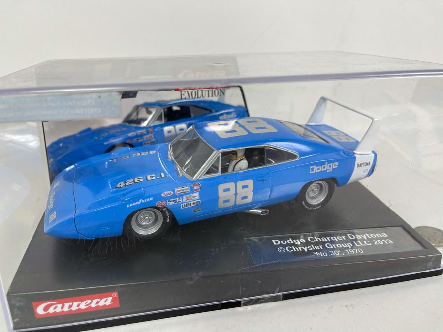 Carrera Dodge Charger Daytona No. 30 1970 Slot Car [Photo 3]