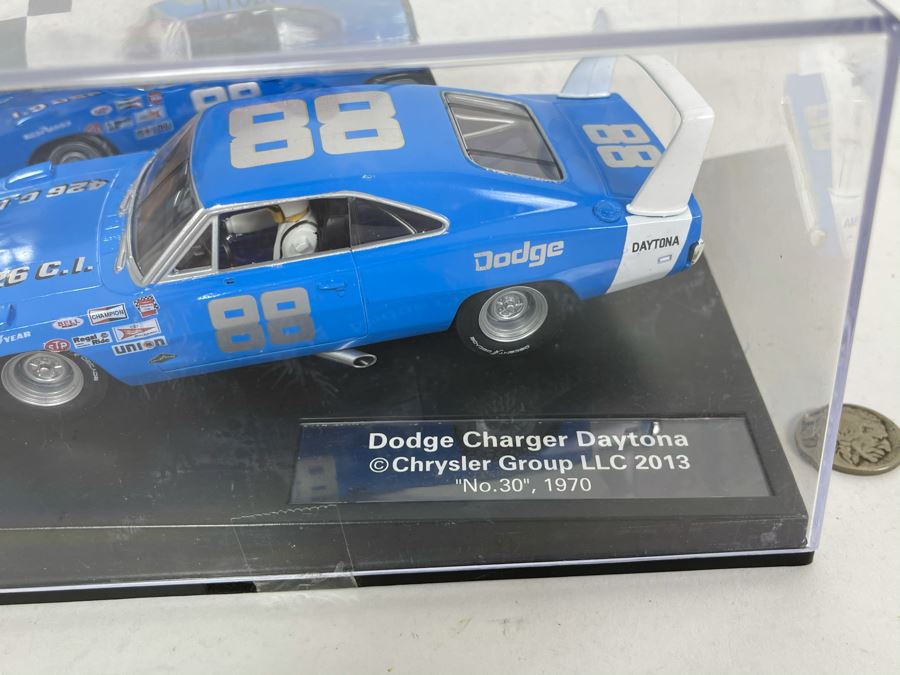 Carrera Dodge Charger Daytona No. 30 1970 Slot Car [Photo 4]