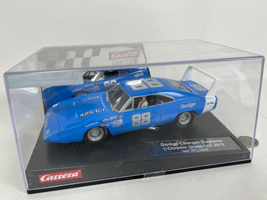Carrera Dodge Charger Daytona No. 30 1970 Slot Car [Photo 2]