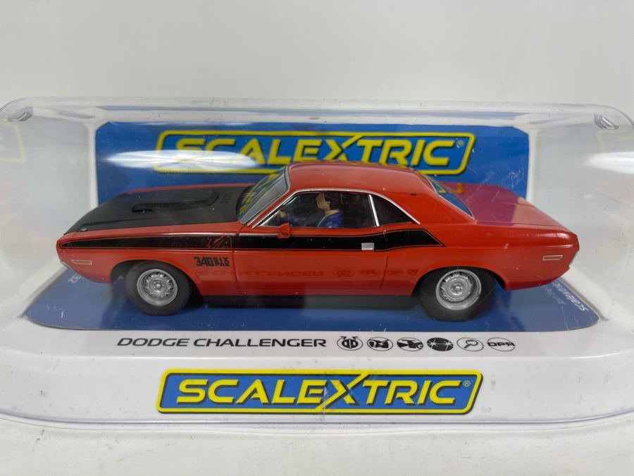 Scalextric Dodge Challenger Slot Car [Photo 3]
