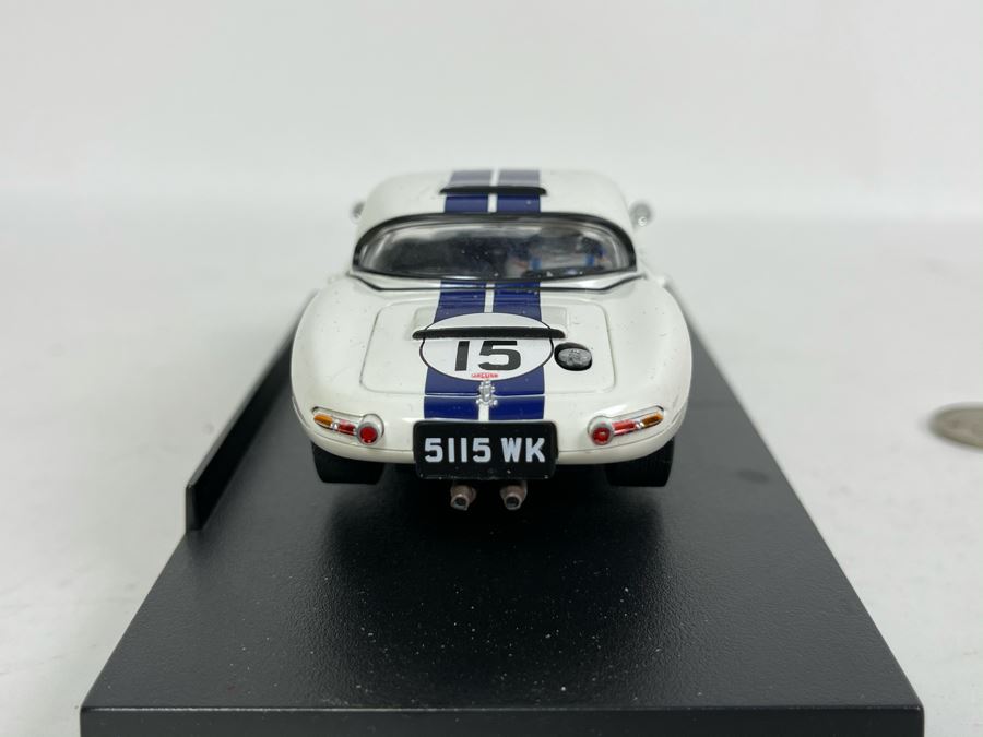 Revel Monogram Model Racing Jaguar E-Type No. 15 Le Mans 1963 Slot Car [Photo 8]