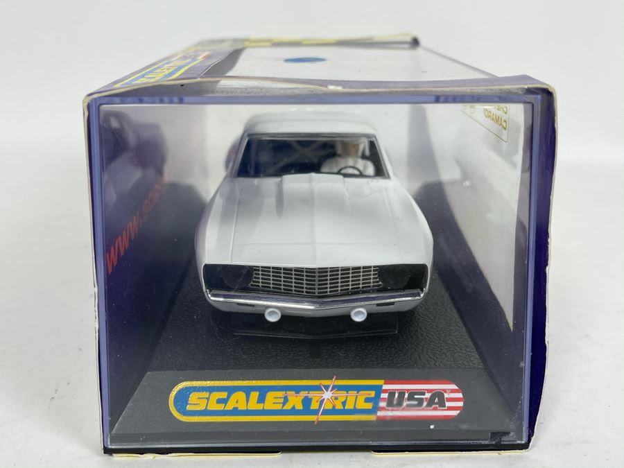 Scalextric Chevrolet Camaro Slot Car [Photo 4]