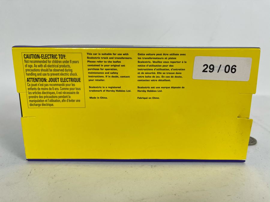 Scalextric Chevrolet Camaro Slot Car [Photo 7]