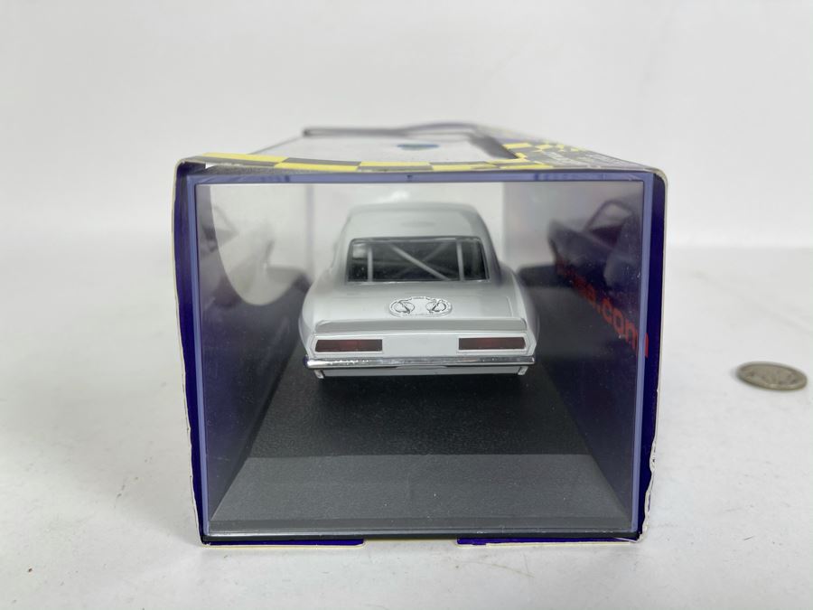Scalextric Chevrolet Camaro Slot Car [Photo 6]
