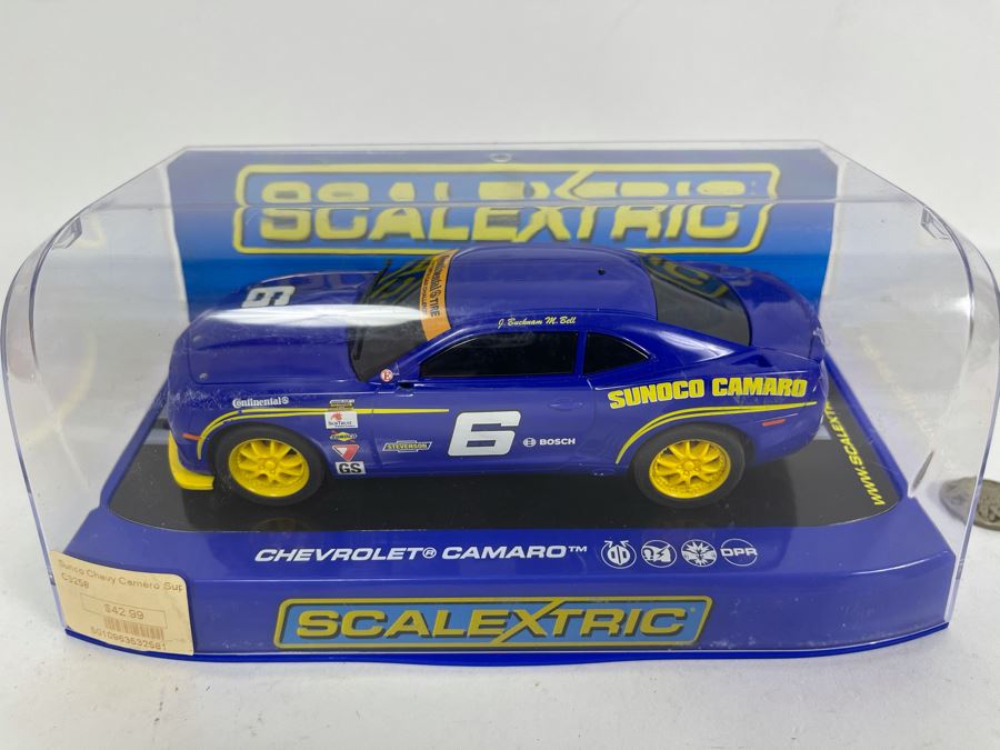 Scalextric Chevrolet Camaro No. 6 Slot Car [Photo 3]