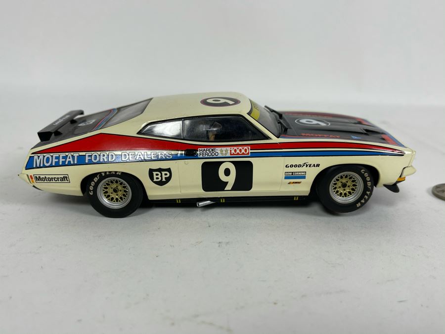 Scalextric Hornby Ford Falcon XB No. 9 Slot Car [Photo 4]
