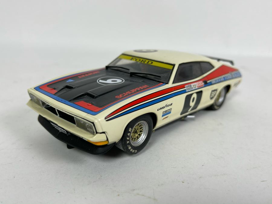 Scalextric Hornby Ford Falcon XB No. 9 Slot Car [Photo 2]