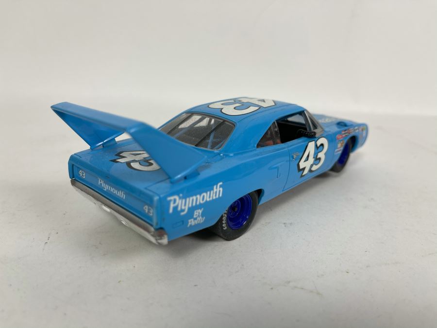 Carrera Richard Petty No. 43 Plymouth Slot Car