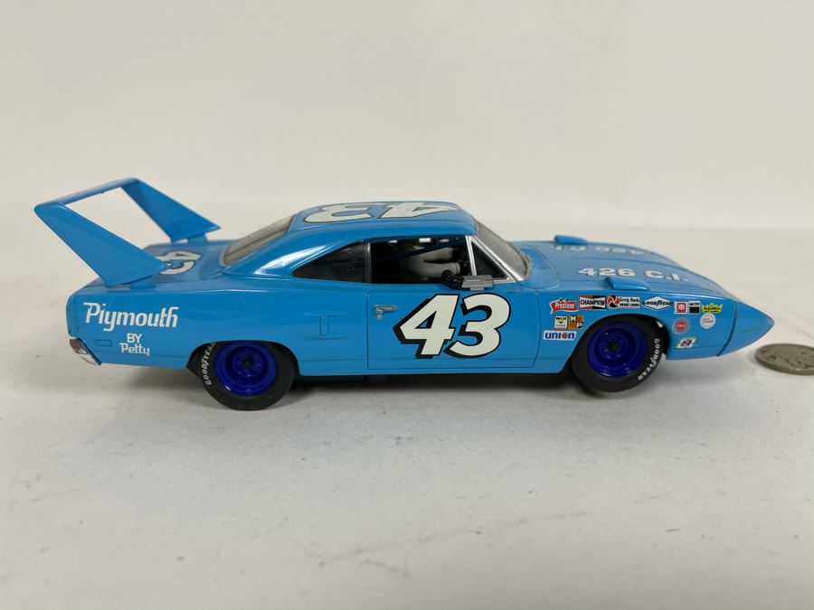 Carrera Richard Petty No. 43 Plymouth Slot Car