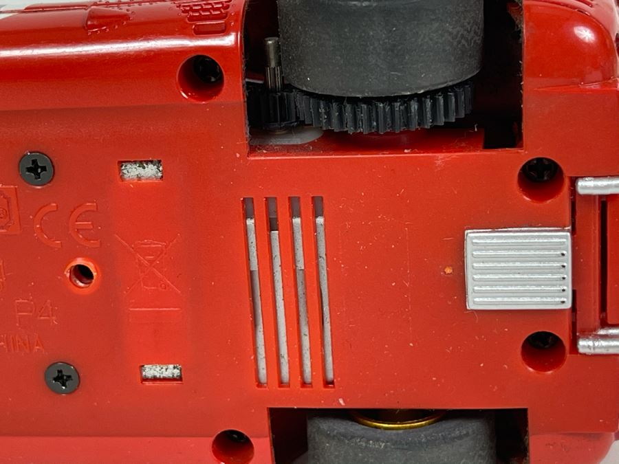 Scalextric Hornby Ferrari P4 No. 21 Slot Car [Photo 9]