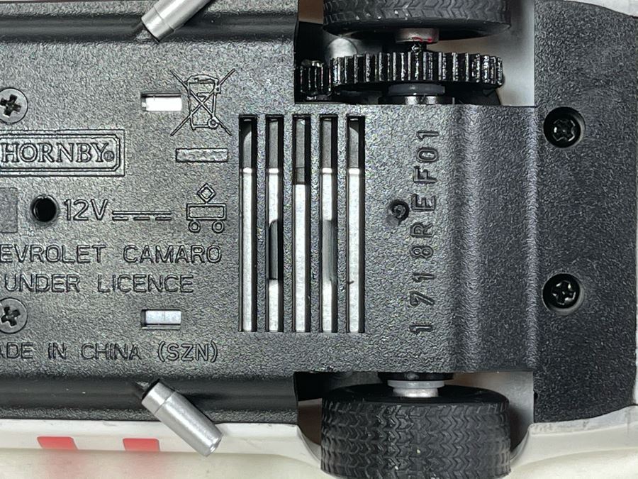 Scalextric Hornby 1970 Chevrolet Camaro No. 11 Slot Car [Photo 9]