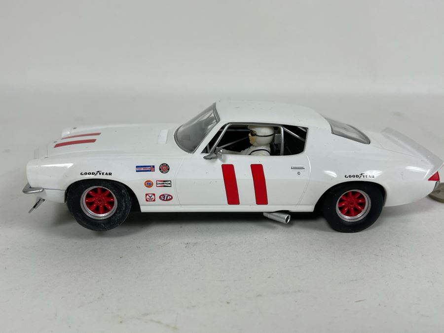 Scalextric Hornby 1970 Chevrolet Camaro No. 11 Slot Car [Photo 2]