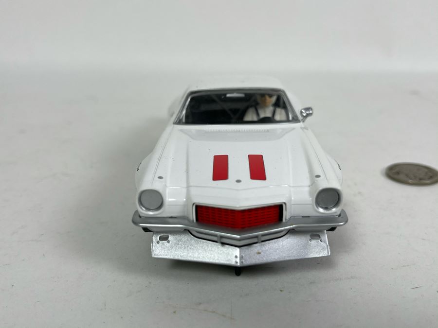 Scalextric Hornby 1970 Chevrolet Camaro No. 11 Slot Car [Photo 4]