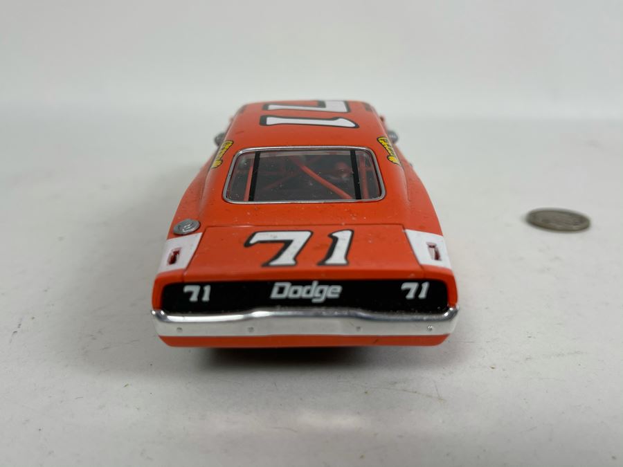 Carrera Evolution Dodge No. 71 Slot Car [Photo 7]