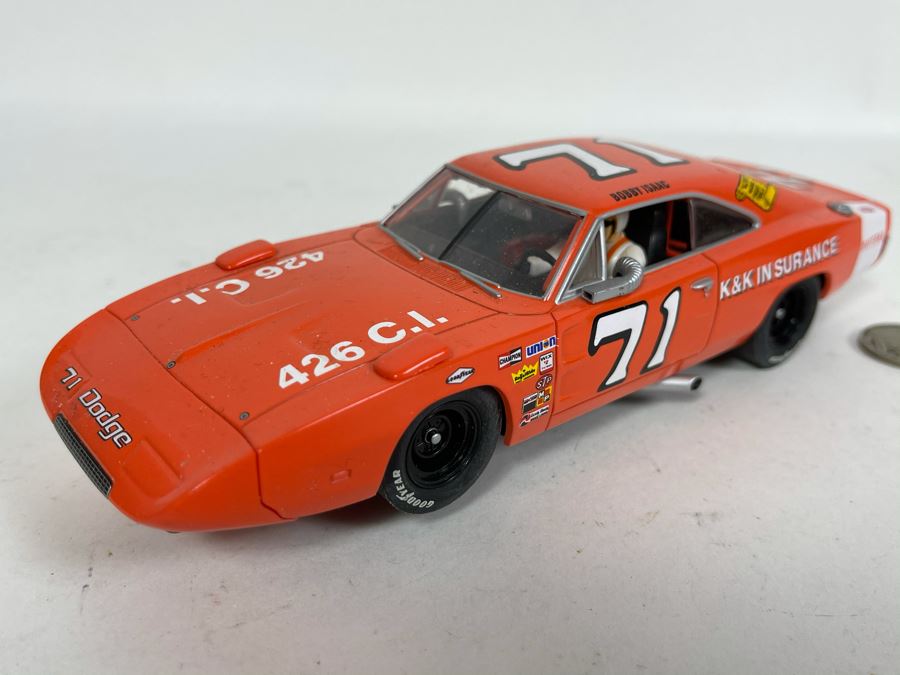 Carrera Evolution Dodge No. 71 Slot Car [Photo 3]
