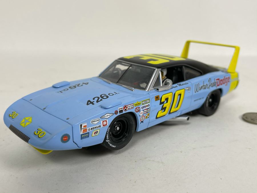 Carrera Evolution Dodge No. 30 Slot Car [Photo 3]