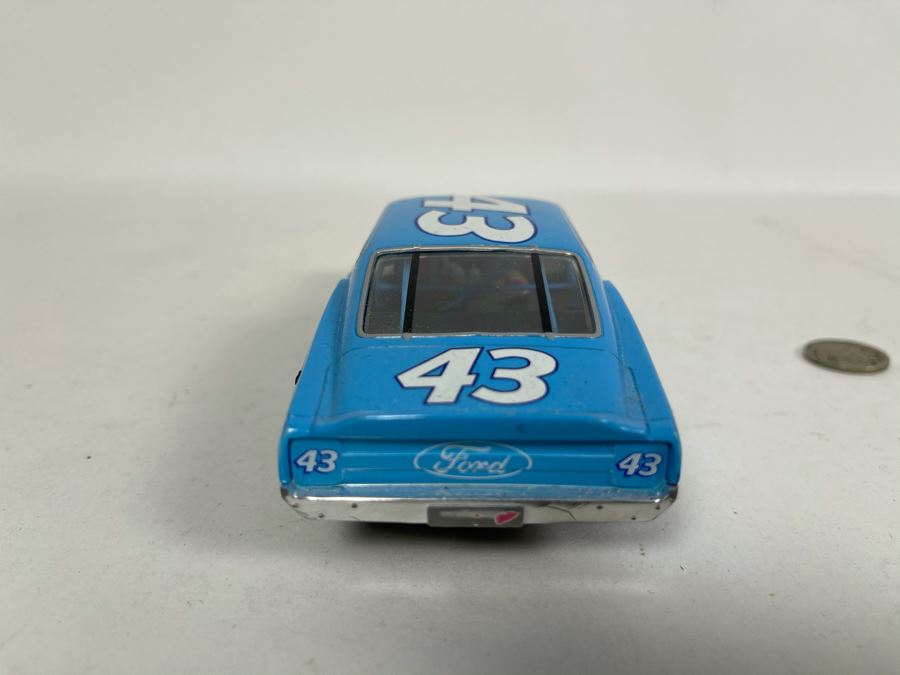 Carrera Richard Petty No. 43 Slot Car [Photo 6]
