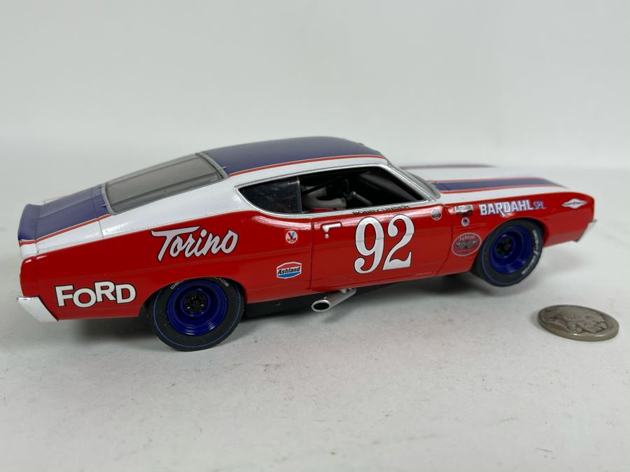 Carrera Ford Torino Bobby Unser No. 92 Slot Car [Photo 5]