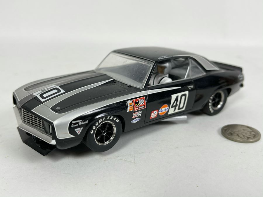 Scalextric Hornby Chevrolet Camaro No. 40 Slot Car [Photo 2]