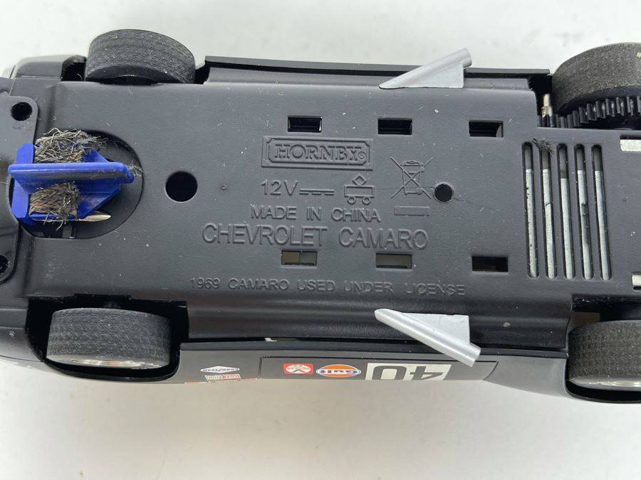 Scalextric Hornby Chevrolet Camaro No. 40 Slot Car [Photo 7]