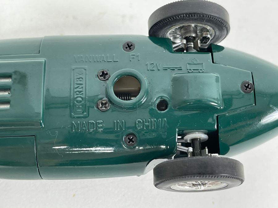 Scalextric Hornby Vanwall F1 No. 10 Slot Car [Photo 7]