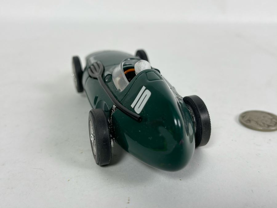 Scalextric Hornby Vanwall F1 No. 10 Slot Car [Photo 5]