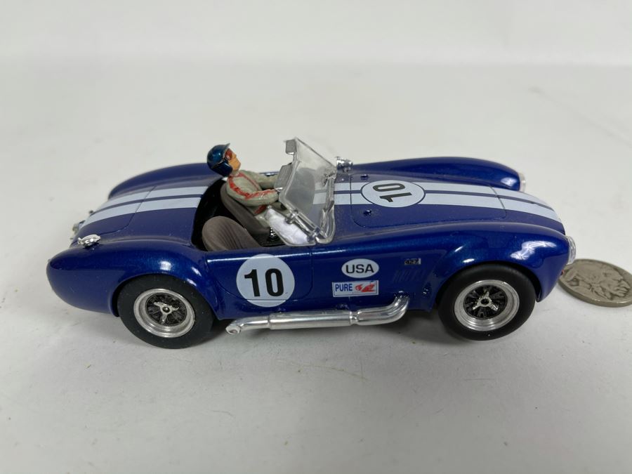 MRRC Cobra No. 10 Slot Car [Photo 4]