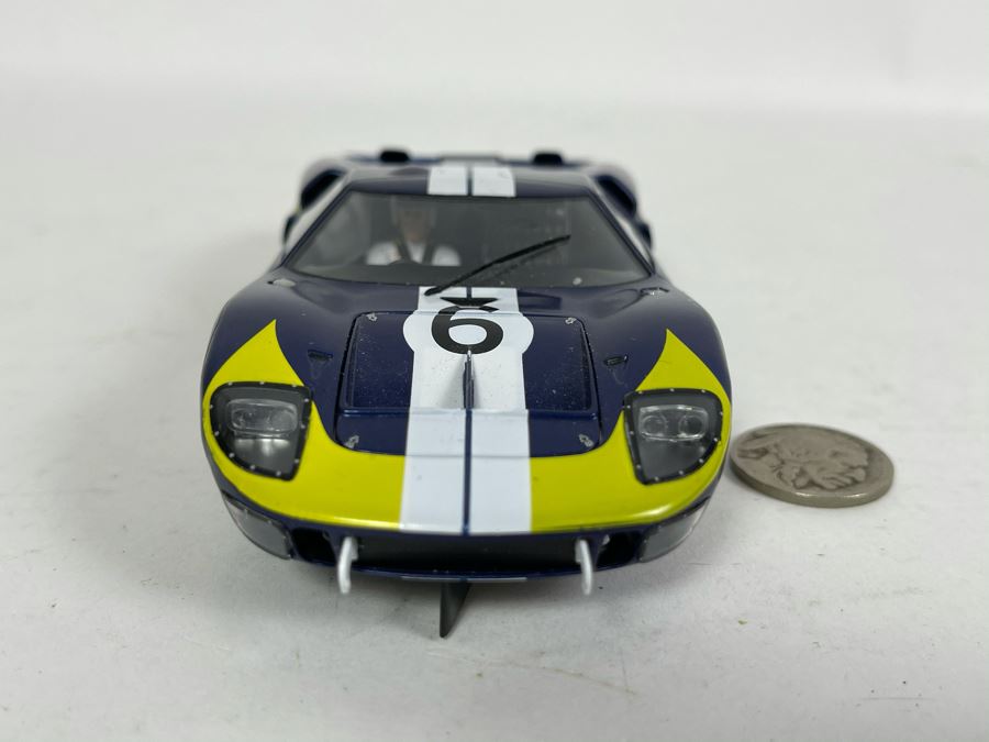 Slot.it Ford No. 6 Slot Car [Photo 4]