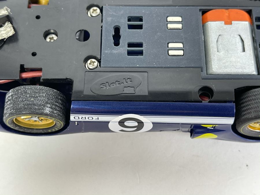 Slot.it Ford No. 6 Slot Car [Photo 8]
