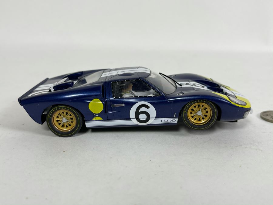 Slot.it Ford No. 6 Slot Car [Photo 3]