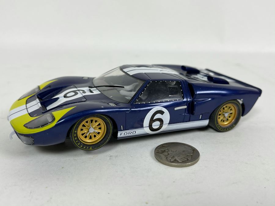 Slot.it Ford No. 6 Slot Car [Photo 2]