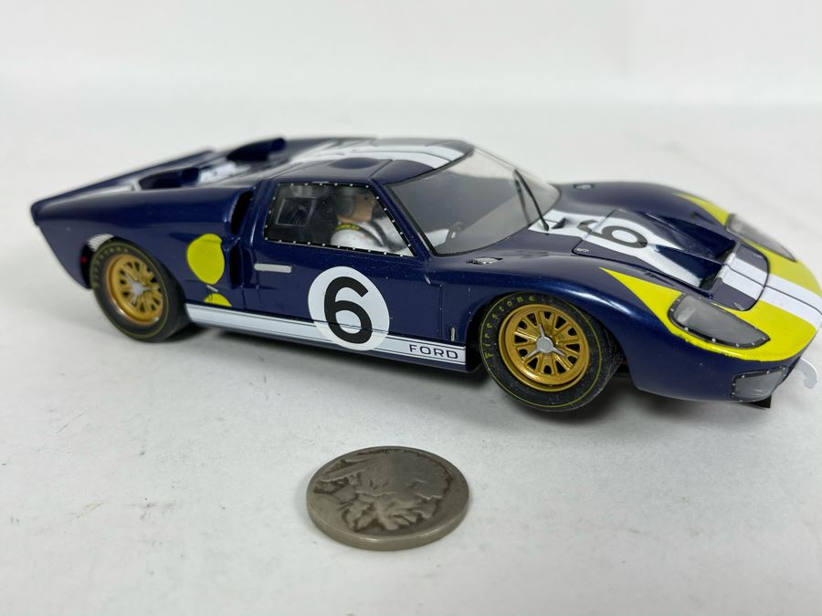 Slot.it Ford No. 6 Slot Car [Photo 5]