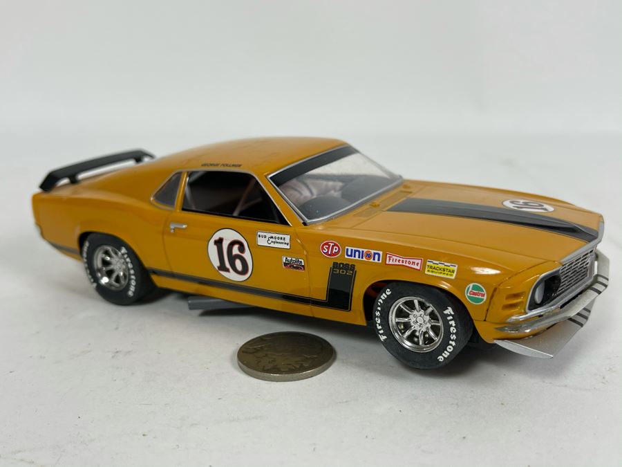 Scalextric Hornby Ford Mustang No. 16 Slot Car [Photo 5]