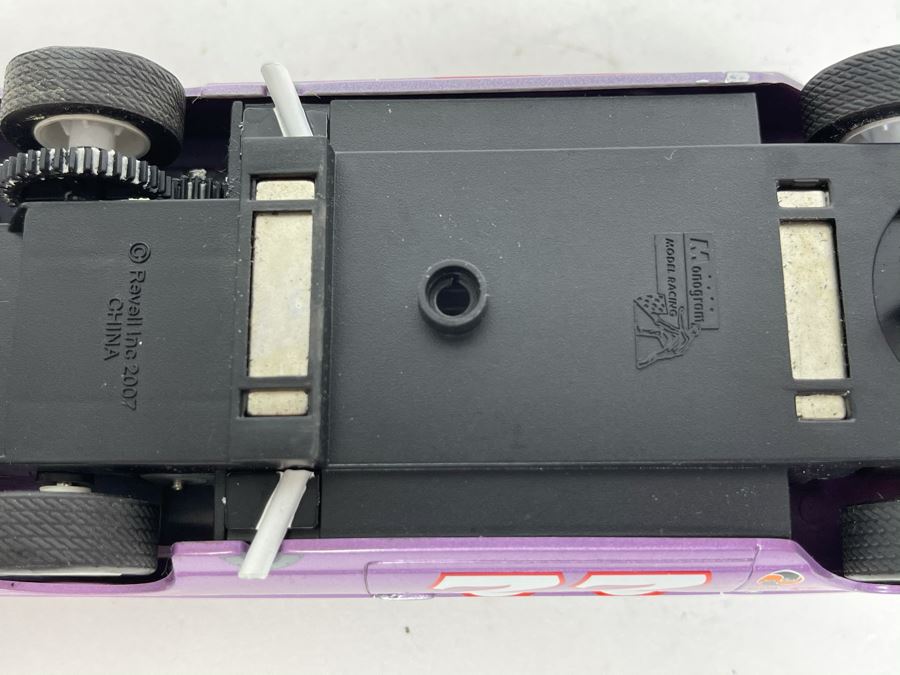 Revell Monogram Model Racing Fireball Roberts No. 22 Slot Car [Photo 8]