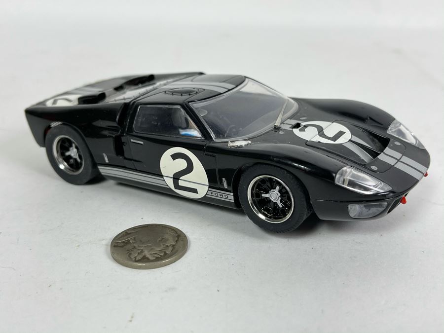 Scalextric Hornby Ford GT40 No. 2 Slot Car [Photo 1]