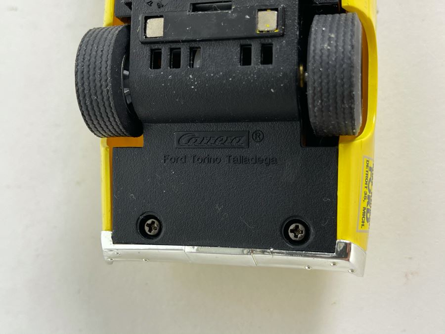 Carrera Ford Torino Slot Car [Photo 8]