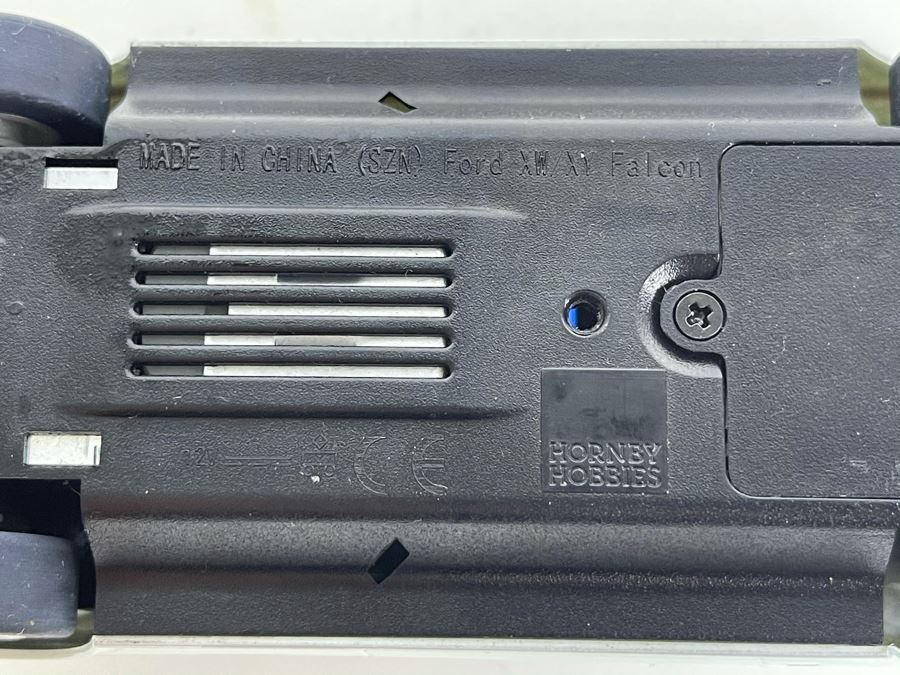 Scalextric Hornby Ford XW/XY Falcon Slot Car [Photo 7]