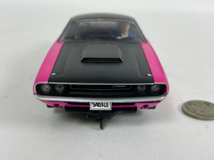 Scalextric Hornby Dodge Challenger Slot Car [Photo 5]