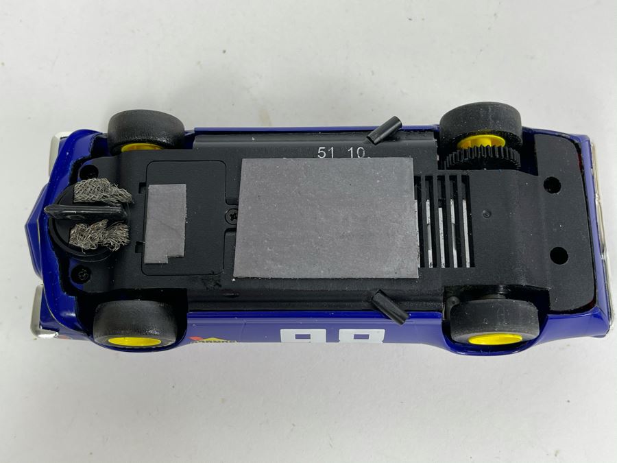 Chevrolet Camaro No. 86 Slot Car [Photo 7]