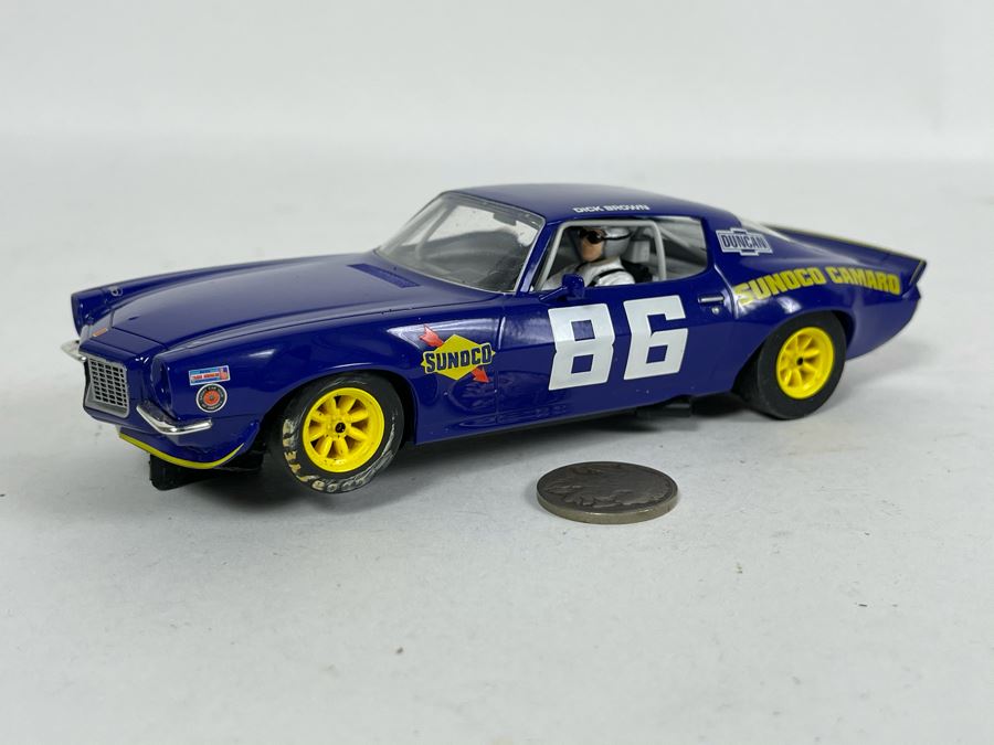 Chevrolet Camaro No. 86 Slot Car [Photo 2]