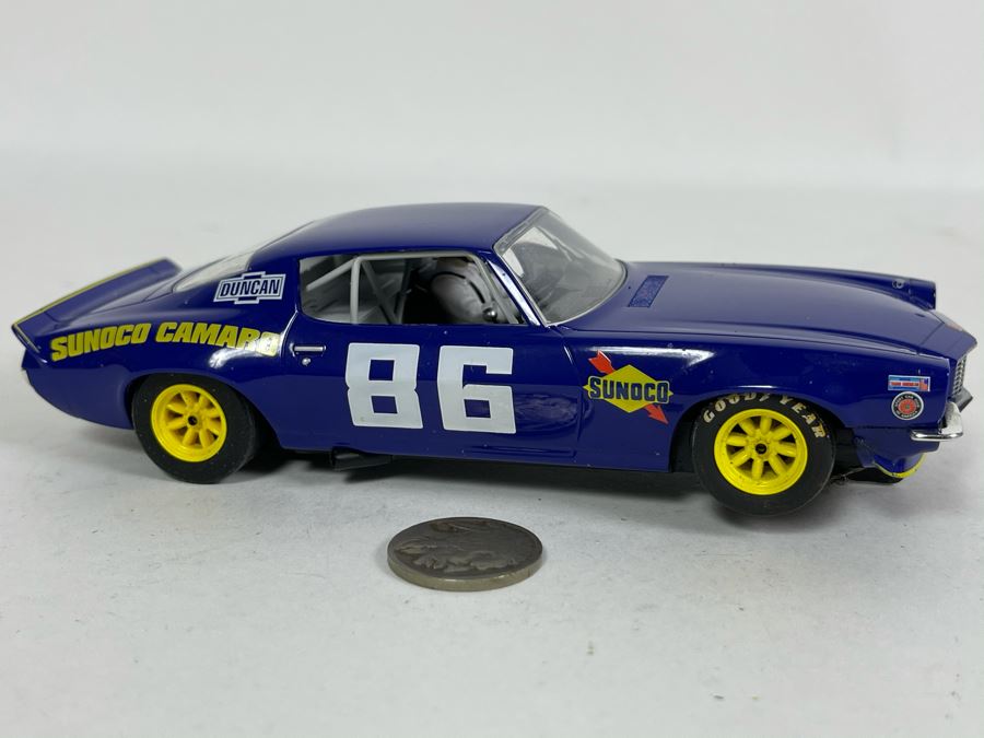 Chevrolet Camaro No. 86 Slot Car [Photo 4]